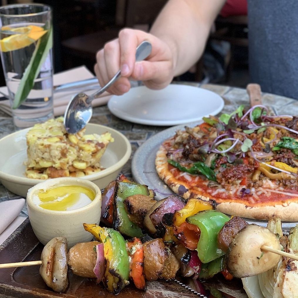 Outdoor brunch spots in Seattle