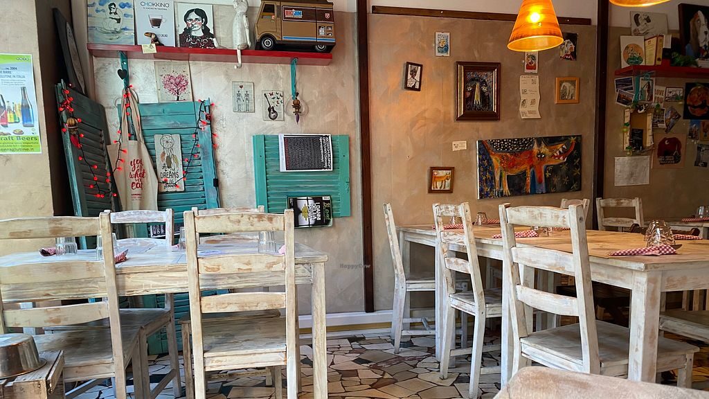 cute little vegan cafe in Milan